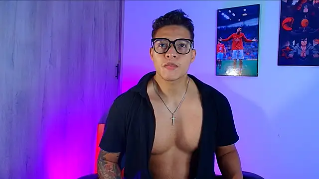 Snapshot of evan_greey chatting on September 23, 2025, 6:38 am evan greey online show from September 23, 2025, 6:38 am