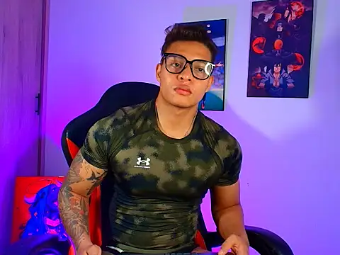 Snapshot of evan_greey chatting on October 14, 2025, 1:45 pm evan greey online show from October 14, 2025, 1:45 pm