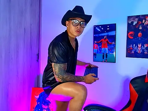 Snapshot of evan_greey chatting on October 31, 2025, 1:06 am evan greey online show from October 31, 2025, 1:06 am