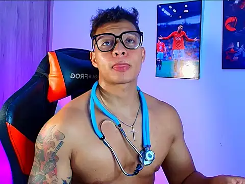 Snapshot of evan_greey chatting on November 3, 2025, 4:25 am evan greey online show from November 3, 2025, 4:25 am