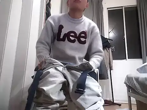 leeyoung  online show from December 18, 2025, 10:10 am