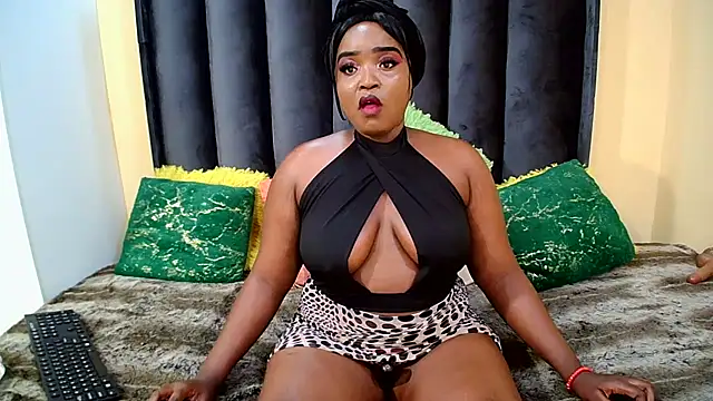 Snapshot of BendOveR0123 chatting on November 18, 2025, 4:11 pm BendOveR0123 online show from November 18, 2025, 4:11 pm