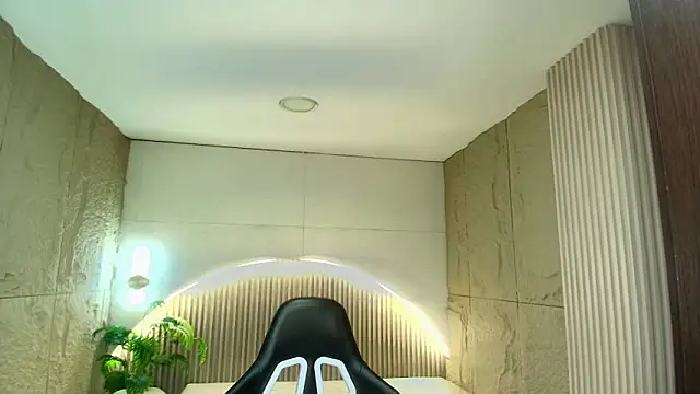 dany r  online show from March 30, 2026, 12:50 pm