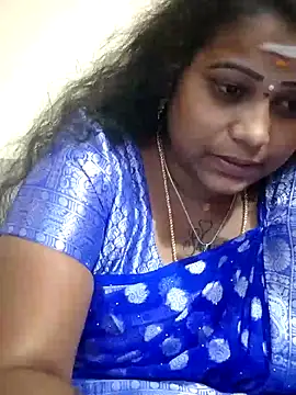Snapshot of sweetqueen143 chatting on October 14, 2025, 5:03 pm sweetqueen143 online show from October 14, 2025, 5:03 pm