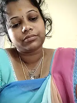 Snapshot of sweetqueen143 chatting on October 17, 2025, 5:32 am sweetqueen143 online show from October 17, 2025, 5:32 am