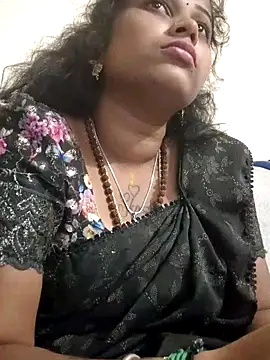 Snapshot of sweetqueen143 chatting on November 10, 2025, 4:17 pm sweetqueen143 online show from November 10, 2025, 4:17 pm