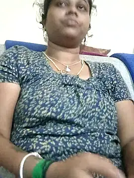 Snapshot of sweetqueen143 chatting on January 5, 2026, 5:27 pm sweetqueen143 online show from January 5, 2026, 5:27 pm