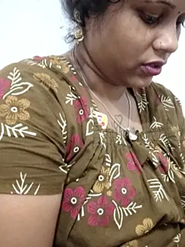 Snapshot of sweetqueen143 chatting on February 23, 2026, 7:11 pm sweetqueen143 online show from February 23, 2026, 7:11 pm