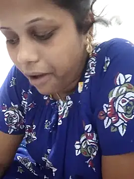 Snapshot of sweetqueen143 chatting on April 10, 2026, 10:42 am sweetqueen143 online show from April 10, 2026, 10:42 am