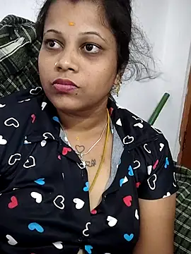 Snapshot of sweetqueen143 chatting on May 15, 2026, 11:56 pm sweetqueen143 online show from May 15, 2026, 11:56 pm