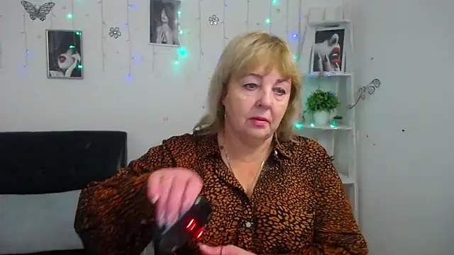 Snapshot of MilenaWedxy chatting on October 10, 2025, 4:55 am MilenaWedxy online show from October 10, 2025, 4:55 am