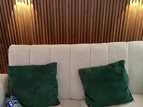 dirty feelena online show from December 18, 2025, 4:46 pm