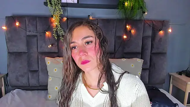 Snapshot of MyApril__ chatting on March 25, 2026, 12:44 pm MyApril online show from March 25, 2026, 12:44 pm