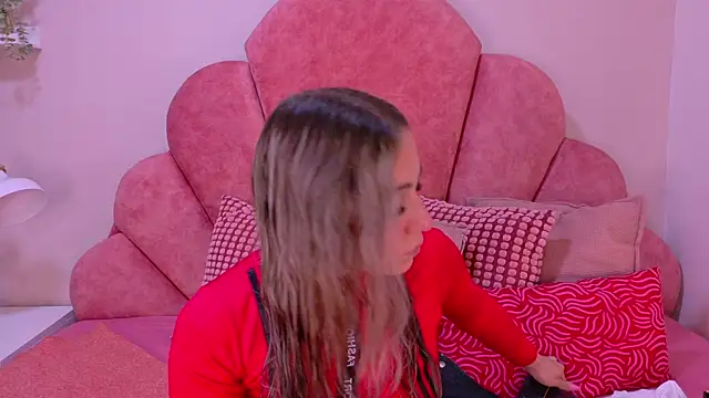 Snapshot of MyApril__ chatting on April 7, 2026, 11:43 am MyApril online show from April 7, 2026, 11:43 am