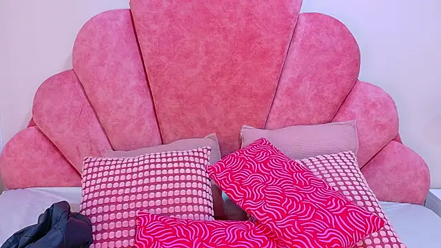 Snapshot of MyApril__ chatting on April 10, 2026, 12:32 pm MyApril online show from April 10, 2026, 12:32 pm