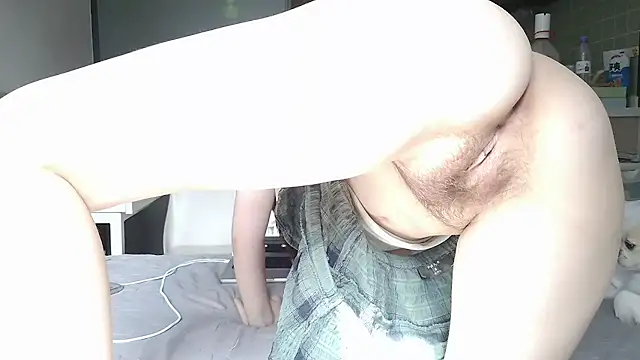 Snapshot of fioralba chatting on August 6, 2026, 12:56 am fioralba online show from August 6, 2026, 12:56 am