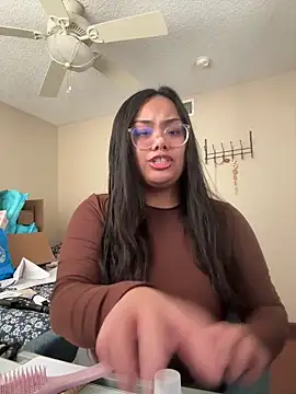 kiaradanielaxx online show from February 10, 2026, 8:57 pm