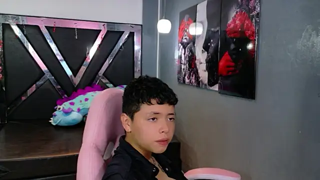 Snapshot of Twindesires chatting on October 5, 2025, 10:29 pm Twindesires online show from October 5, 2025, 10:29 pm