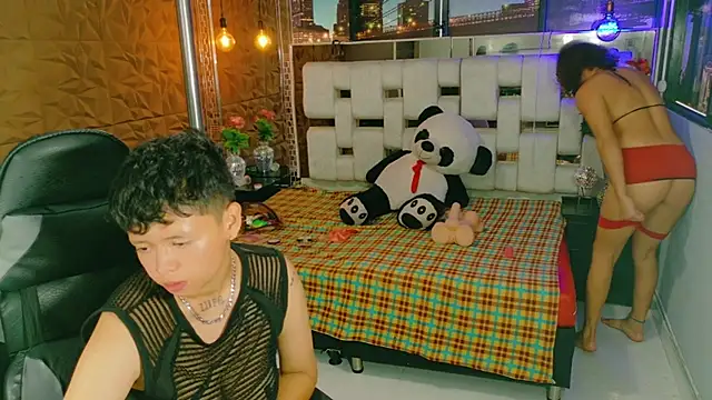 Snapshot of Twindesires chatting on October 28, 2025, 3:04 pm Twindesires online show from October 28, 2025, 3:04 pm