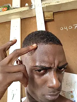 Snapshot of HugeByte15 chatting on October 11, 2025, 4:16 pm HugeByte15 online show from October 11, 2025, 4:16 pm