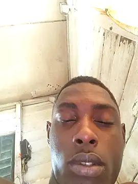 Snapshot of HugeByte15 chatting on October 28, 2025, 7:16 pm HugeByte15 online show from October 28, 2025, 7:16 pm