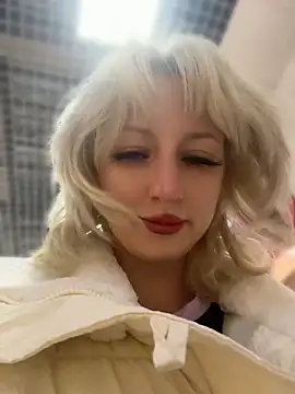 RonnieKiss online show from April 13, 2026, 10:43 am