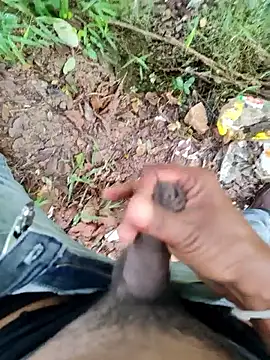 Snapshot of DICKLANKA chatting on December 21, 2025, 5:03 am DICKLANKA online show from December 21, 2025, 5:03 am