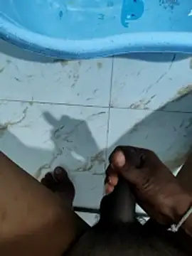 Snapshot of DICKLANKA chatting on January 17, 2026, 5:49 pm DICKLANKA online show from January 17, 2026, 5:49 pm