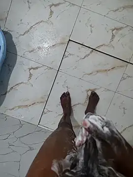 Snapshot of DICKLANKA chatting on April 10, 2026, 7:18 pm DICKLANKA online show from April 10, 2026, 7:18 pm