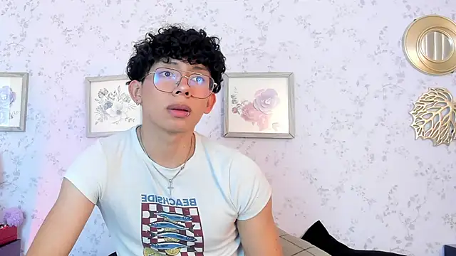 liam twiink online show from March 25, 2026, 7:42 pm