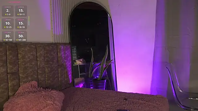 Missdionne curly online show from April 16, 2026, 12:06 pm