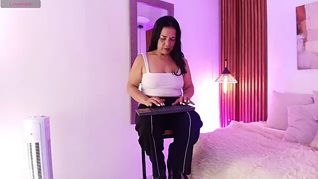 Snapshot of EvaGoddess_ chatting on June 26, 2026, 8:02 pm EvaGoddess online show from June 26, 2026, 8:02 pm