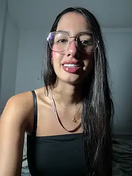 Julieta Duque online show from March 29, 2026, 4:01 am