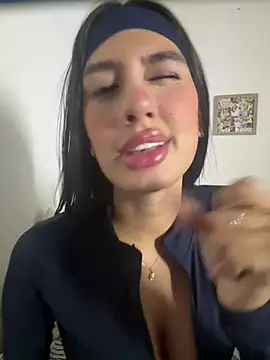 Snapshot of Julieta_Duque chatting on June 16, 2026, 3:31 am Julieta Duque online show from June 16, 2026, 3:31 am