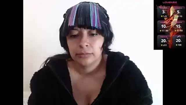 Acelinrose online show from November 19, 2025, 11:54 am