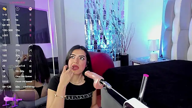 IsaDiiaz online show from October 16, 2025, 4:13 am