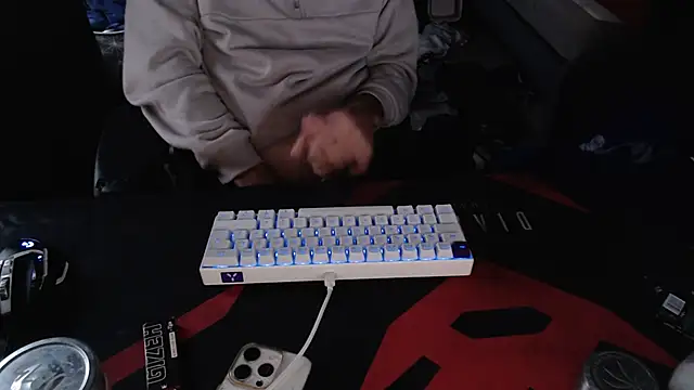 Snapshot of geil20CM2 chatting on October 13, 2025, 4:40 pm geil20CM2 online show from October 13, 2025, 4:40 pm