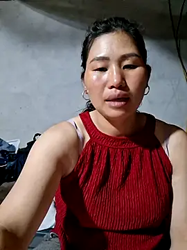 Snapshot of diamond-- chatting on July 4, 2026, 1:28 pm diamond-- online show from July 4, 2026, 1:28 pm