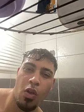 Snapshot of astoperaa chatting on January 10, 2026, 5:58 pm astoperaa online show from January 10, 2026, 5:58 pm