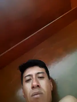 Carlos27hot online show from October 15, 2025, 5:13 pm