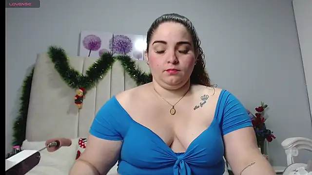 AmandaaWats online show from December 20, 2025, 11:39 am