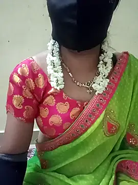 jasminetaml online show from February 18, 2026, 7:32 pm