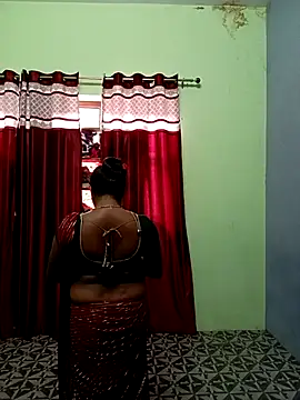 School medam online show from October 4, 2025, 9:07 am