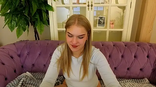 AlinaLiii online show from March 22, 2026, 6:44 pm