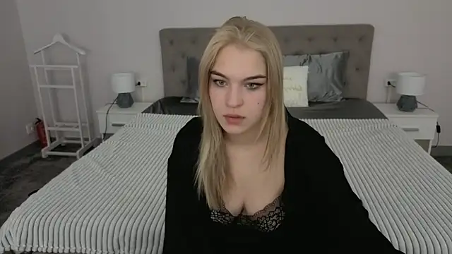 AlinaLiii online show from March 27, 2026, 6:19 am