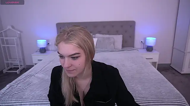 Snapshot of AlinaLiii chatting on June 1, 2026, 5:31 am AlinaLiii online show from June 1, 2026, 5:31 am