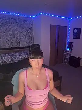 Snapshot of MaciiMayy chatting on April 11, 2026, 9:41 pm MaciiMayy online show from April 11, 2026, 9:41 pm