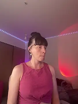 MaciiMayy online show from July 16, 2026, 11:00 pm