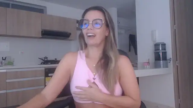 LovePaula online show from February 23, 2026, 12:02 pm