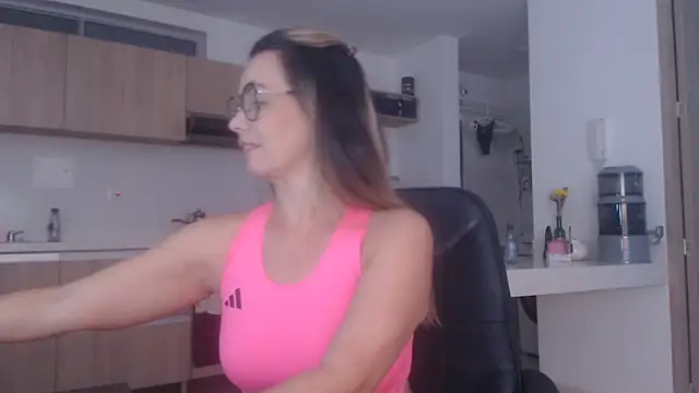 LovePaula online show from March 11, 2026, 11:00 pm